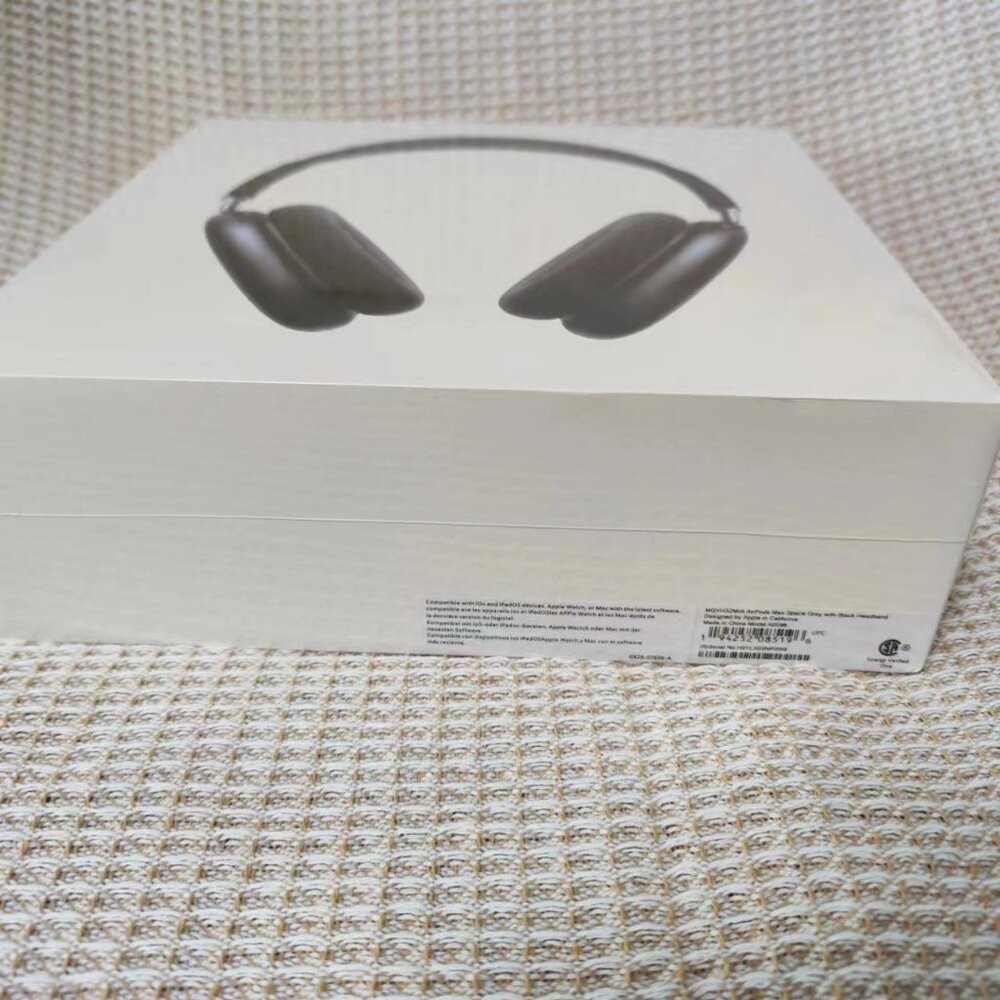 Apple AirPod Pro Max - Black, (original box) - Picture 4 of 5